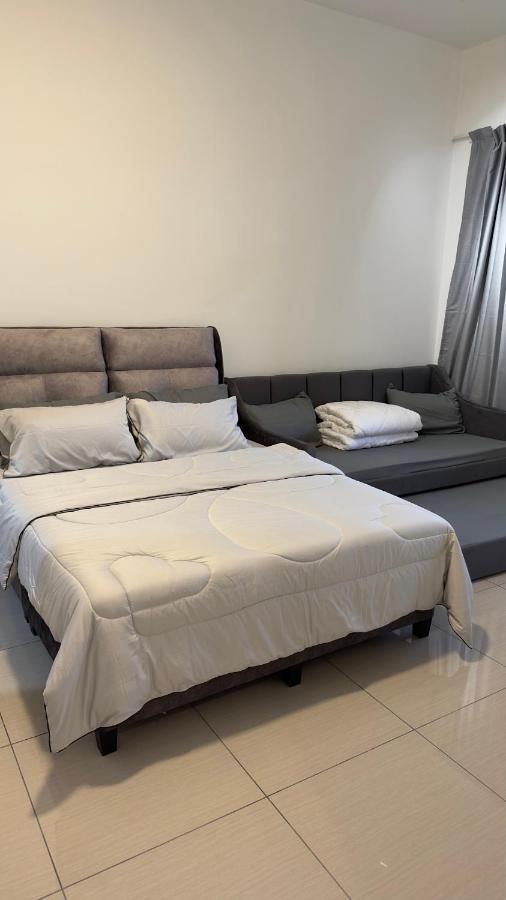 Duck Duck House 3br 7-11 Pax Apartemen Johor Bahru
