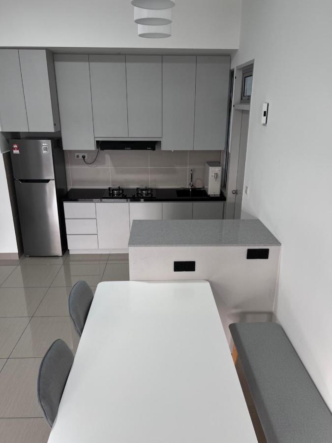 Duck Duck House 3br 7-11 Pax Apartemen Johor Bahru